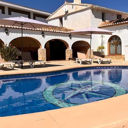 Villa Con Piscina Y Barbacoa En