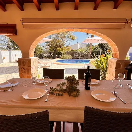 Con Piscina Y Barbacoa En Villa