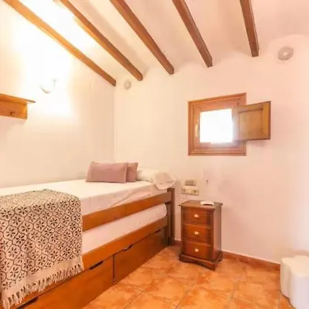 Con Piscina Y Barbacoa En Villa